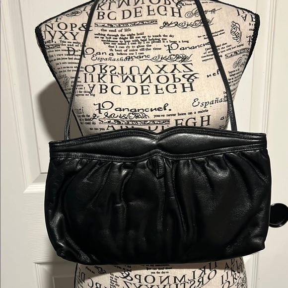 Etienne Aigner Black Leather Shoulder Bag Classic Design - Picture 3 of 7